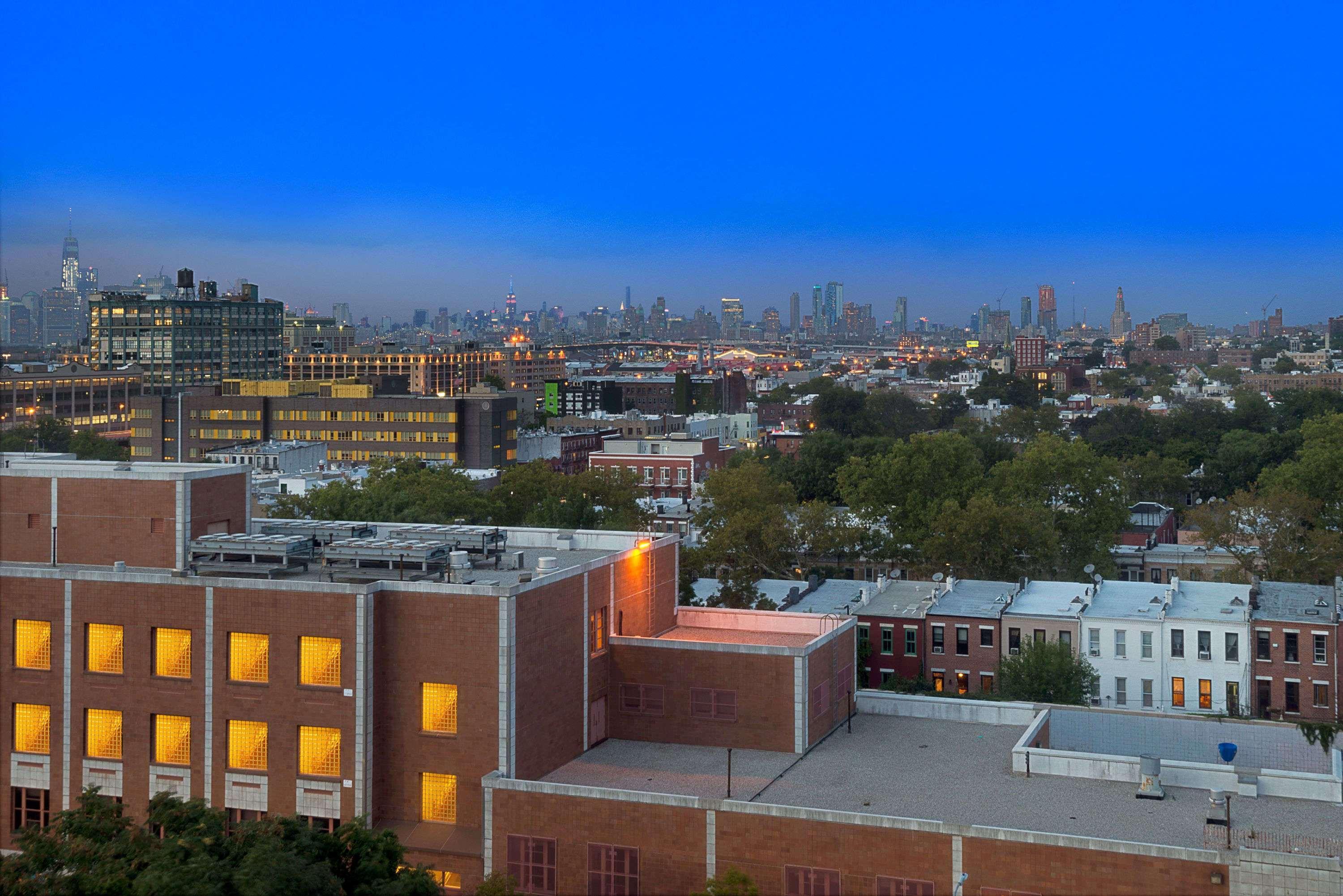 Wyndham Garden Brooklyn Sunset Park Hotel New York Exterior photo